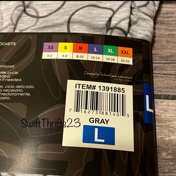 Disney Mickey Mouse Short Pajama Set with Pockets - Picture 5 of 6